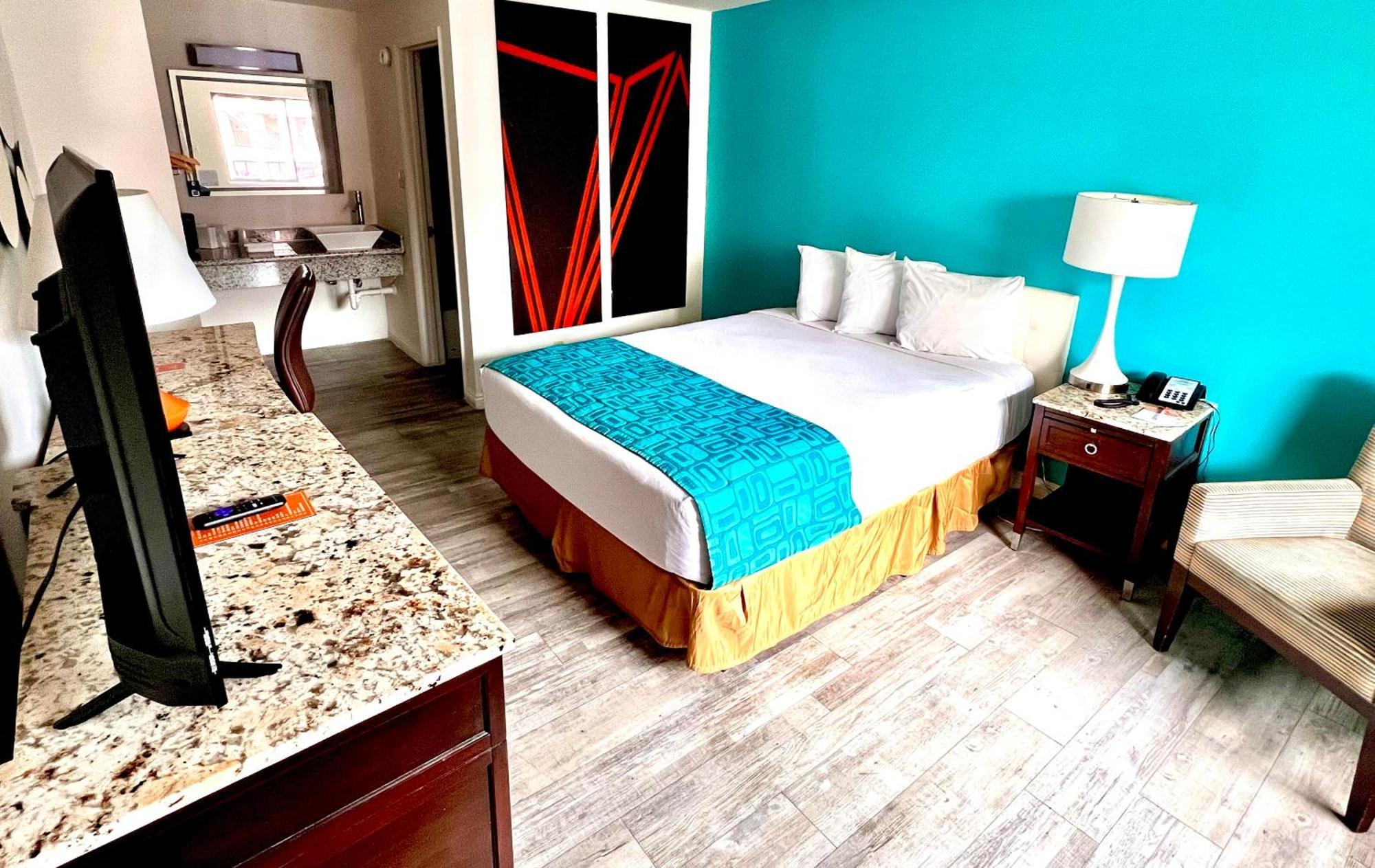 Howard Johnson By Wyndham Downtown Hotel Reno